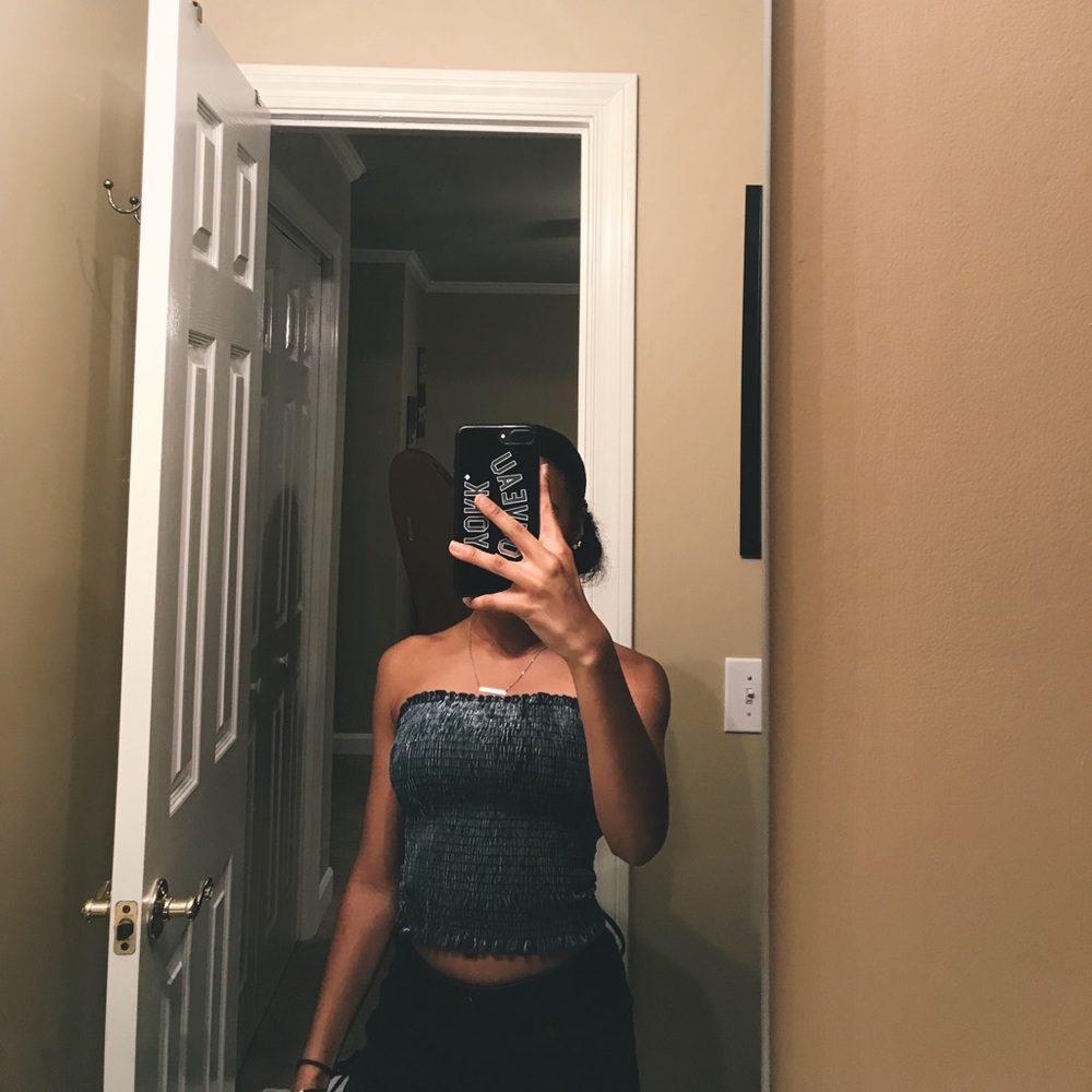 blue tank top